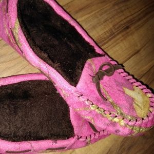 Mossy oak fur lined flats